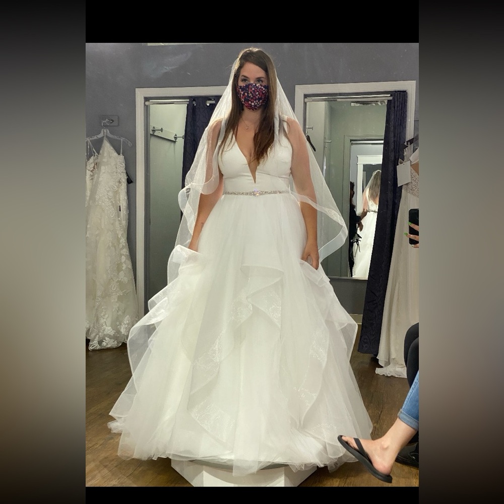 Never Worn Perfect Condition Maggie Sottero Wedding Gown